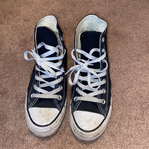 Black converse - Picture 2 of 4